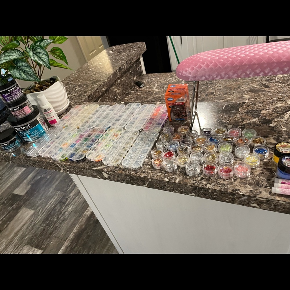 Selling color acrylic, glue, hand rest, foil etc!